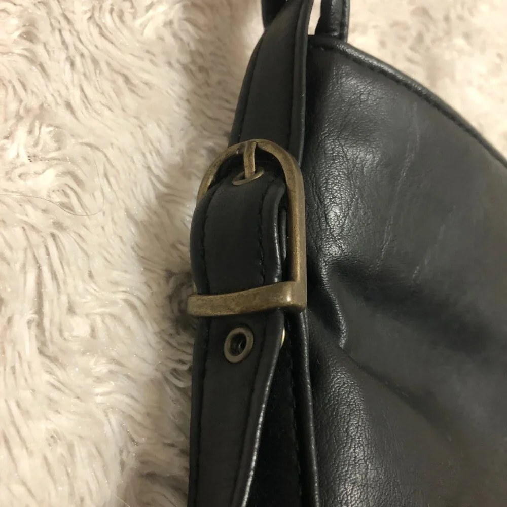 Cypress Woods Women's‎ Leather Shoulder Bag